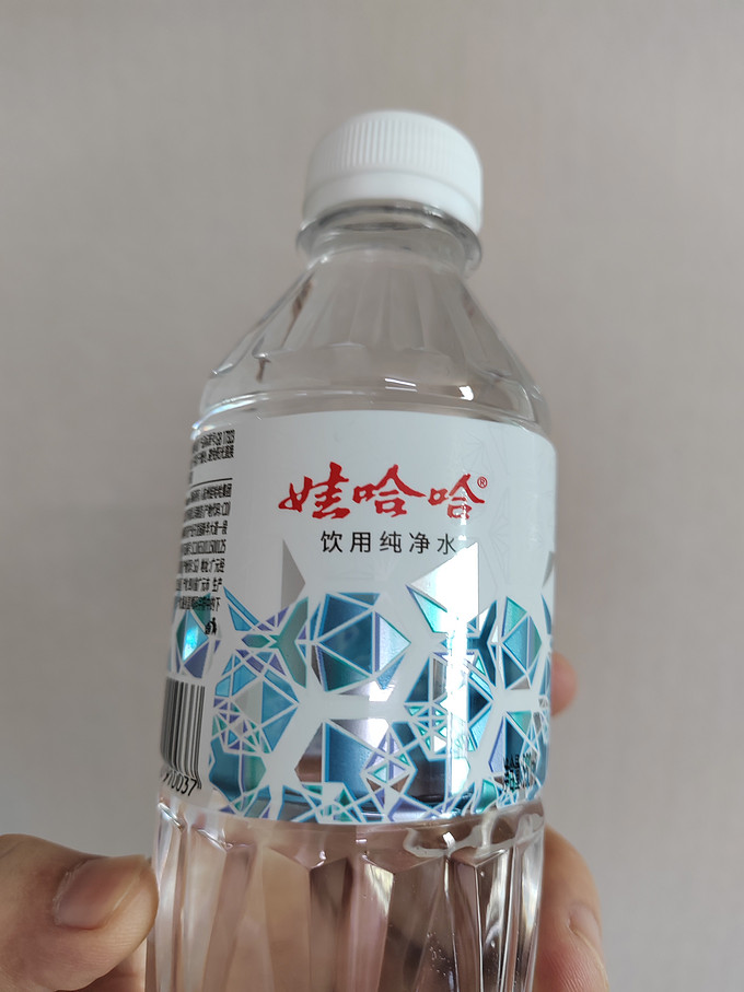 娃哈哈开始卖矿泉水？接近娃哈哈人士：并非新品，矿泉水1999年就已推出