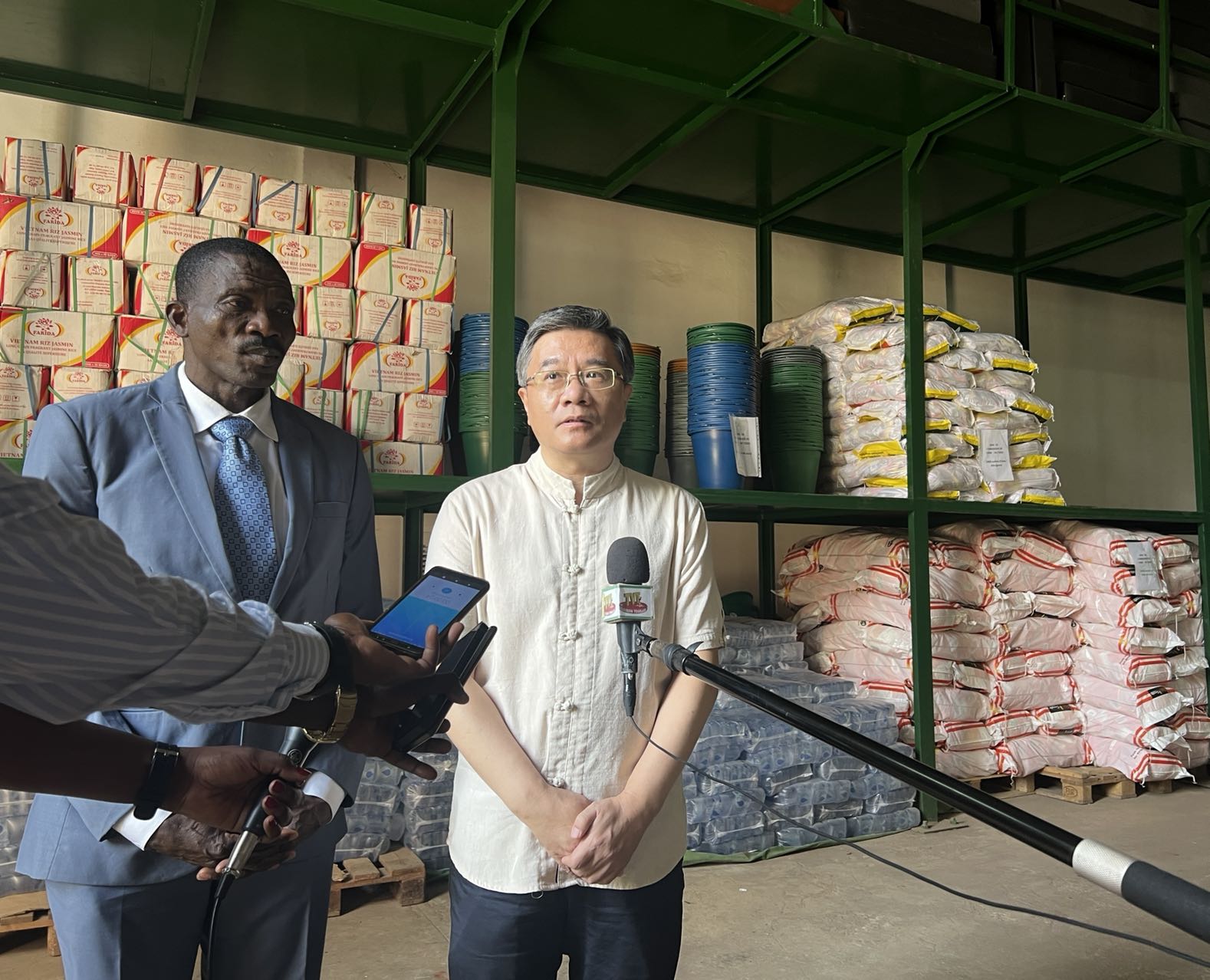 驻多哥大使巢卫东会见广东省农垦集团公司董事长