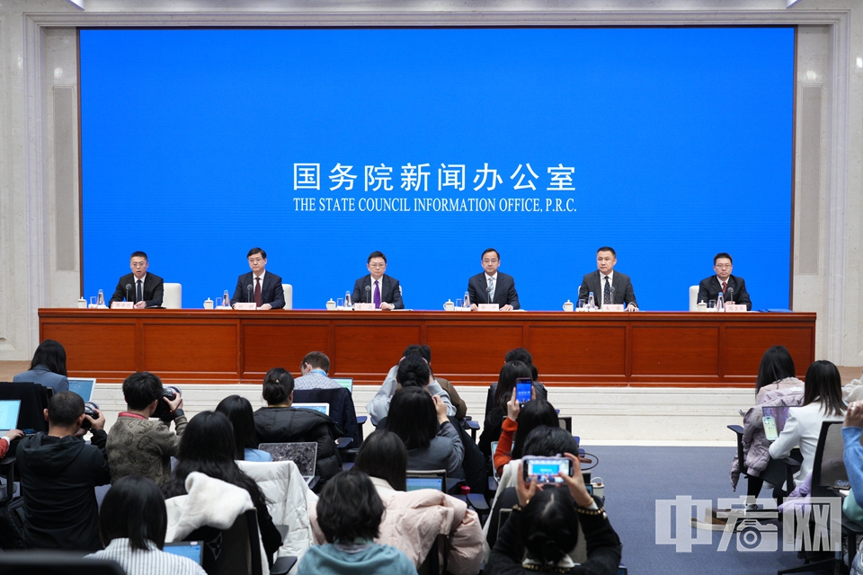 商务部:将积极稳妥扩大增值电信等试点,并继续推进有关领域开放