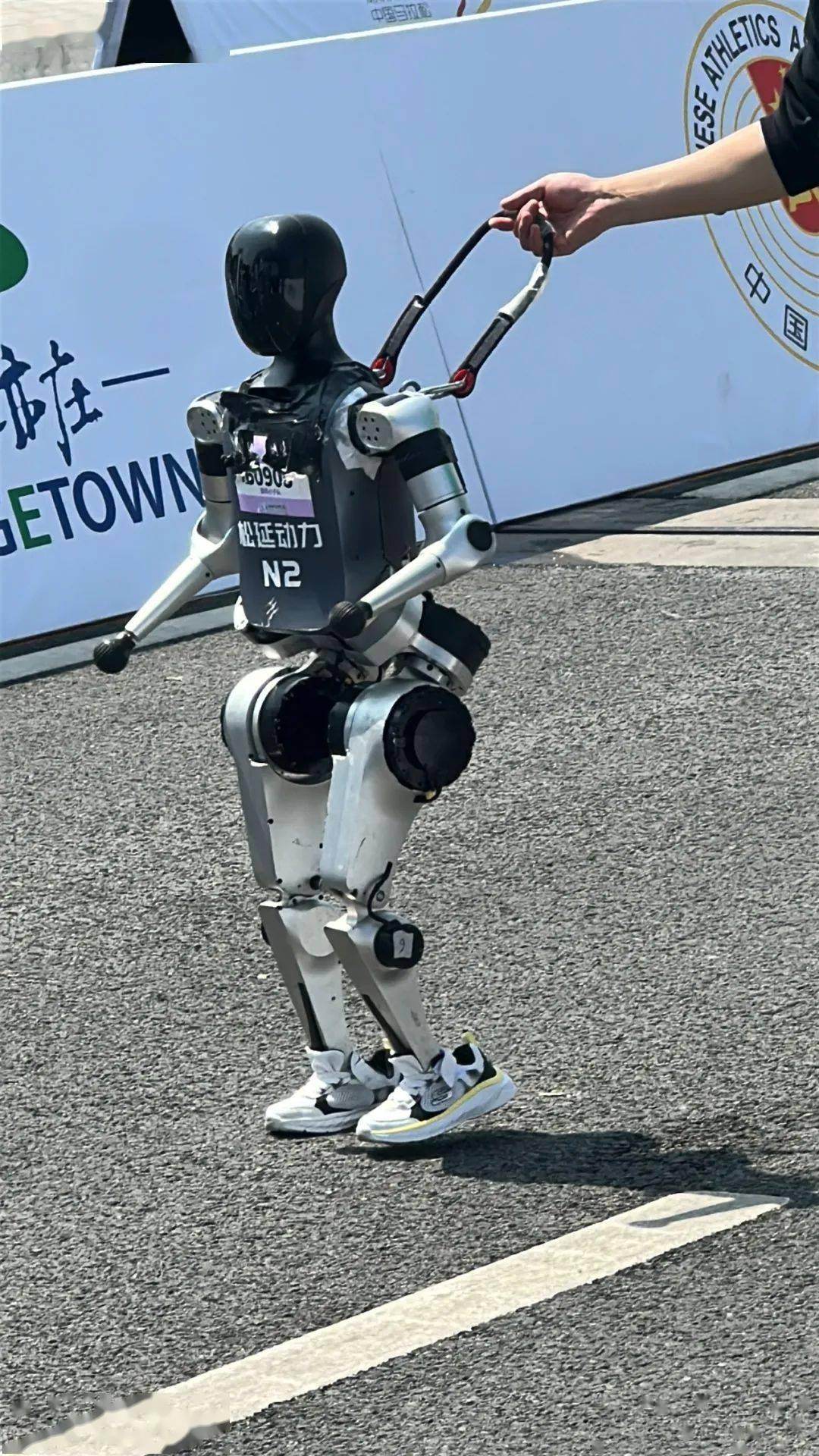 松延动力获数千万元人民币追加投资,“全市场唯一百亿规模”机器人ETF(562500)“吸金”不停,近4个交易日获资金加码超12.7亿元