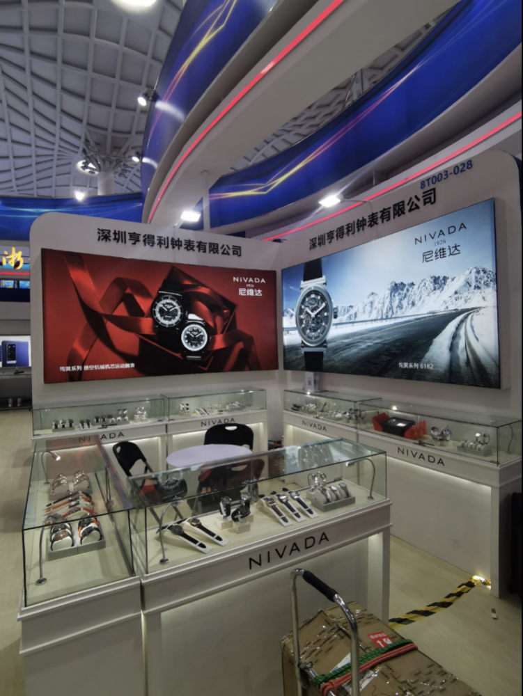 进博特写:从组团到“单飞” 展商展现“看得见”的成长