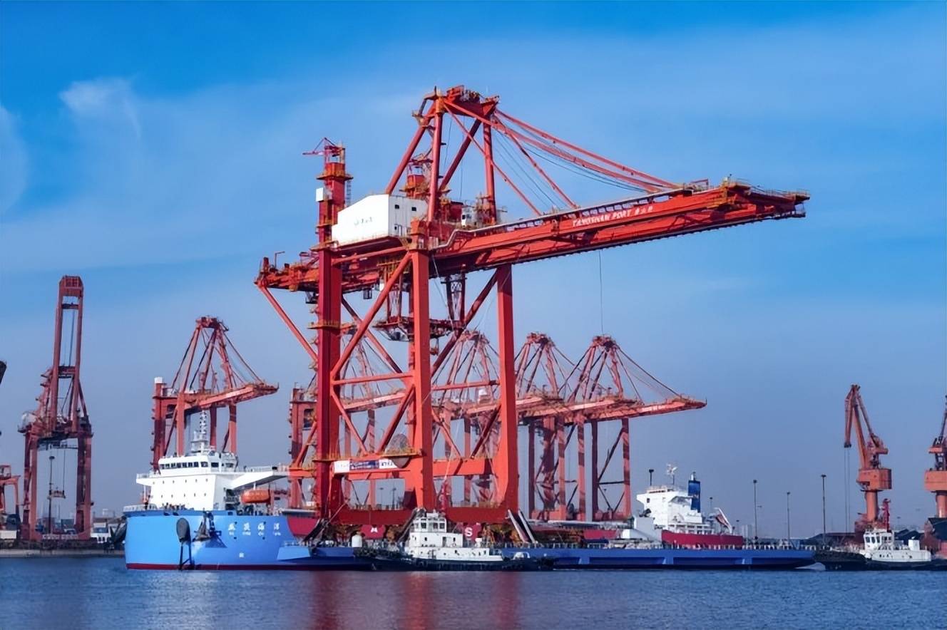 特朗普：将降低对印关税；净值单日下跌31.5%！白银基金给出解释；江苏响水一在建桥梁发生垮塌；阿里千问30亿加码春节AI大战 丨每经早参
