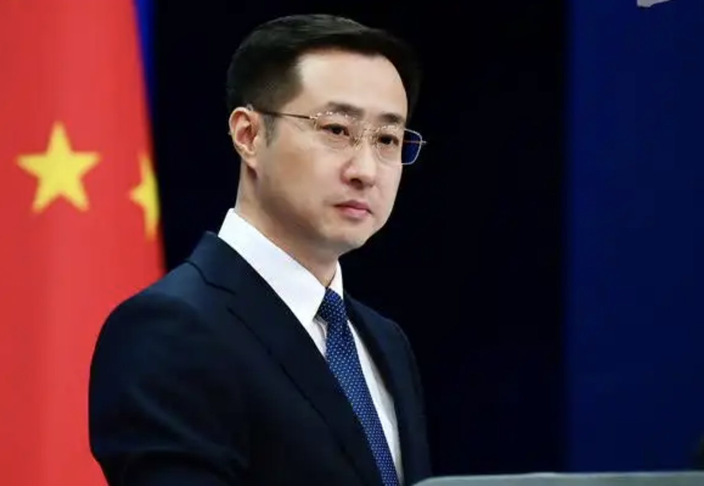 外交部发言人就巴基斯坦首都伊斯兰堡发生严重爆炸事件答记者问