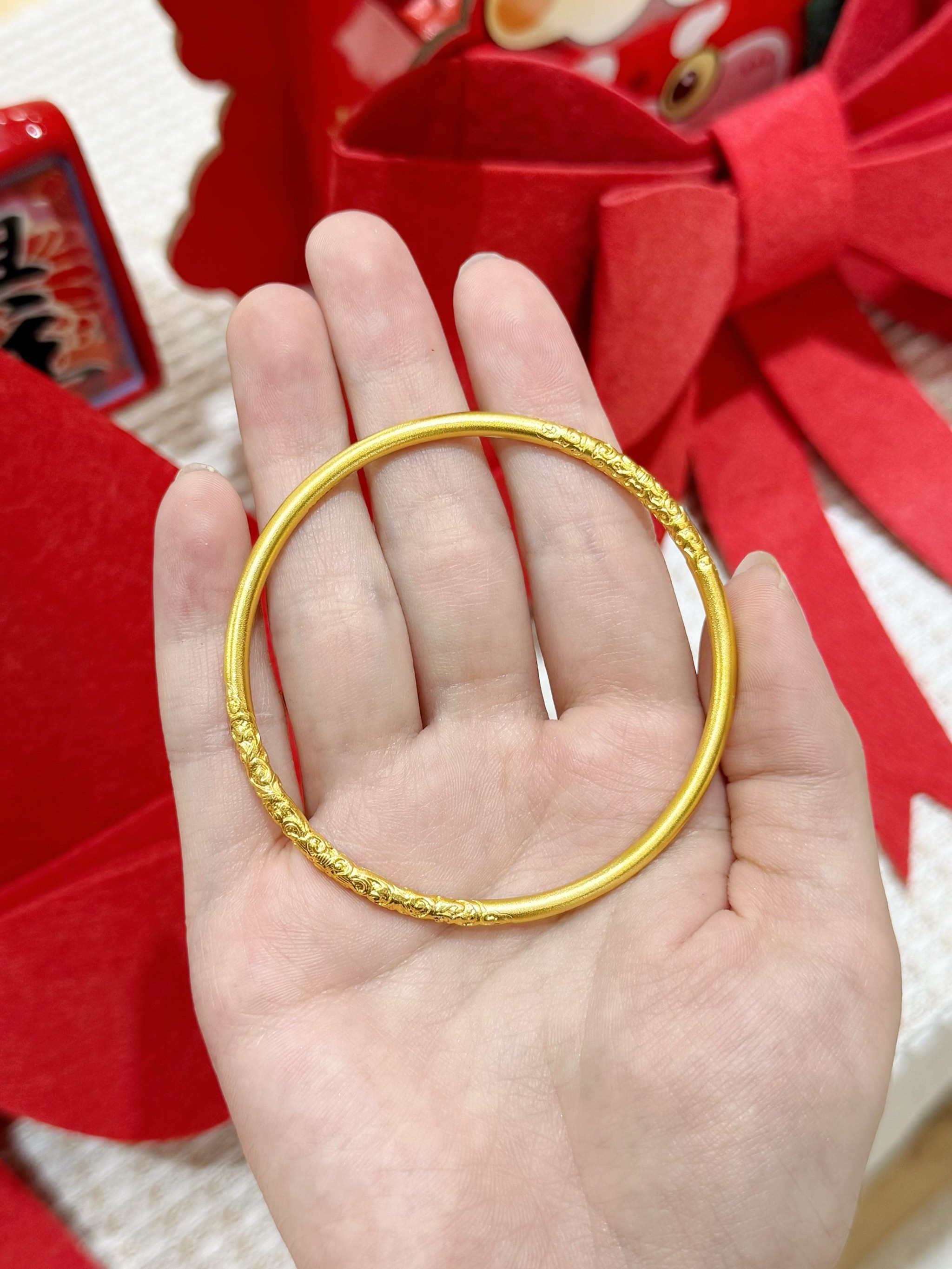 春节水贝市场“买买买”：黄金走俏，白银溢价高