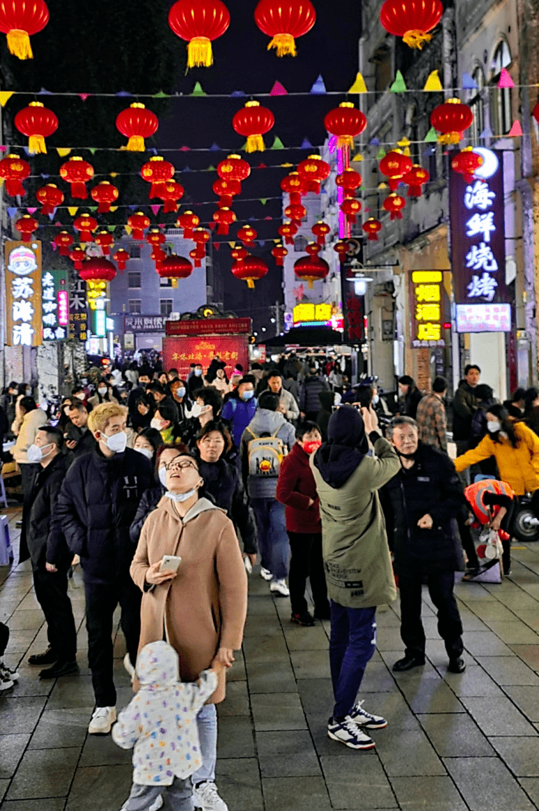 海底捞：春节9天接待顾客超1400万人次