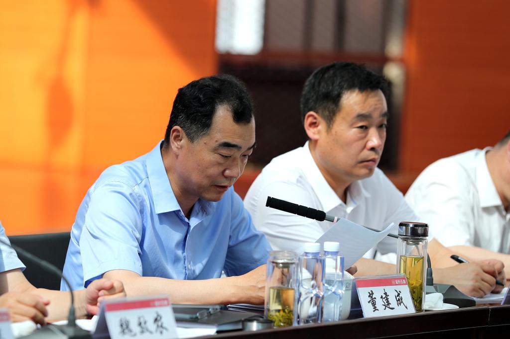 *ST高斯：副总经理魏宏雯退休离任