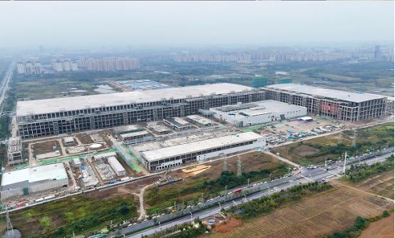 全球首条搭载无FMM技术第8.6代AMOLED生产线举行清扫仪式 全面转入工艺设备搬入及调试阶段