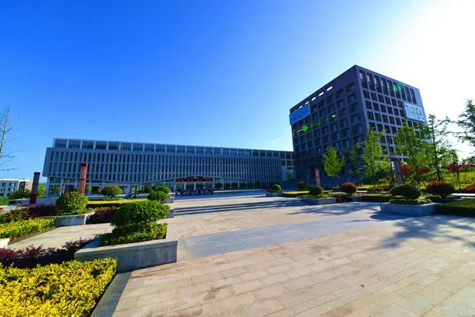 标准股份:与安康学院、陕西省纺织行业协会战略合作