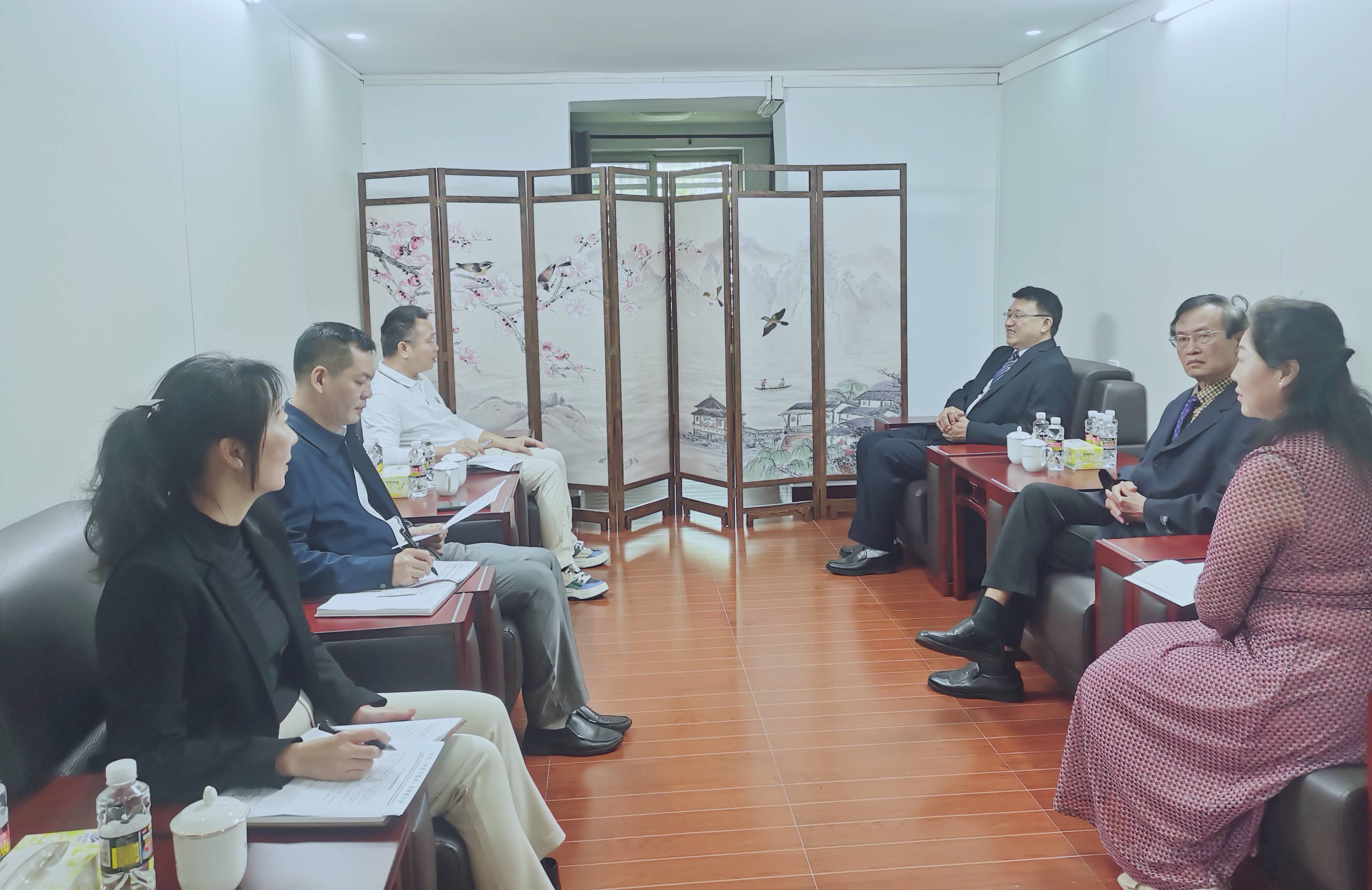 海南自由贸易港民营企业座谈会举行