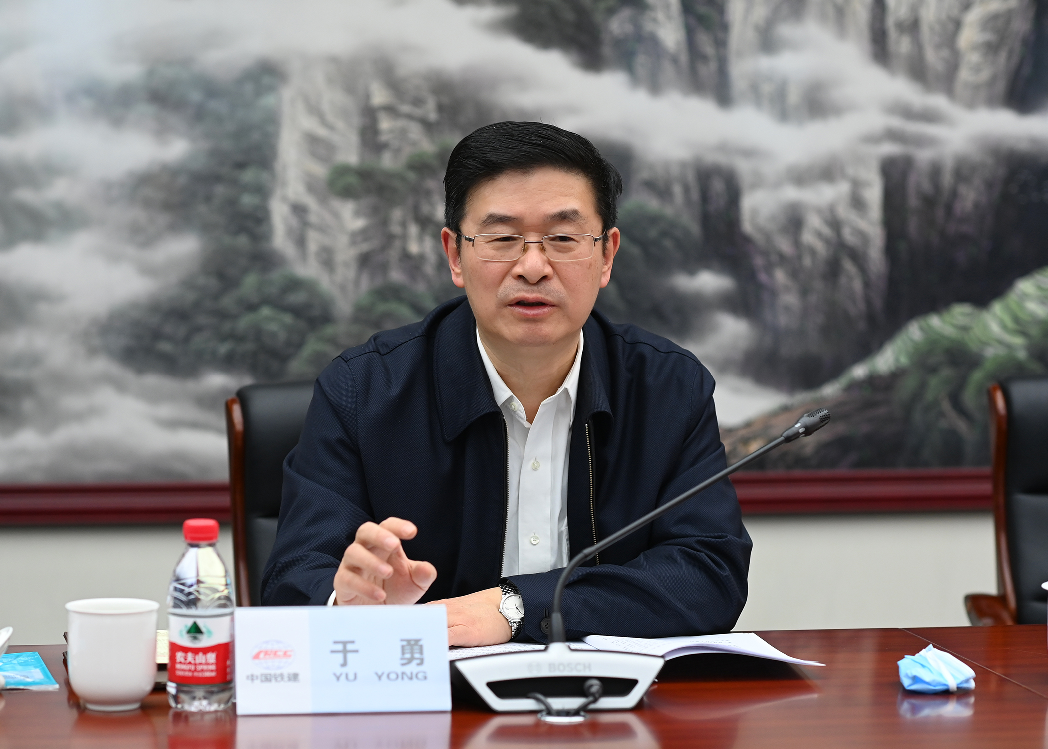 赵一德在调研重点企业发展情况并主持召开座谈会时强调 在高质高效服务企业中更好推动经济稳增长