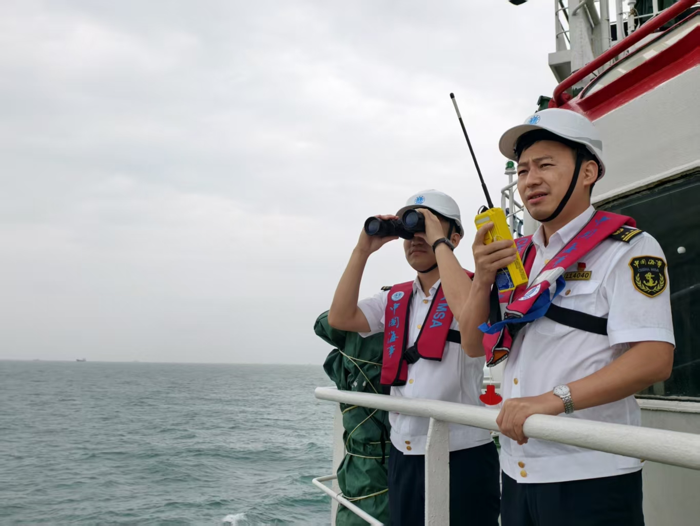 南部战区海军位南海海域进行例行巡航